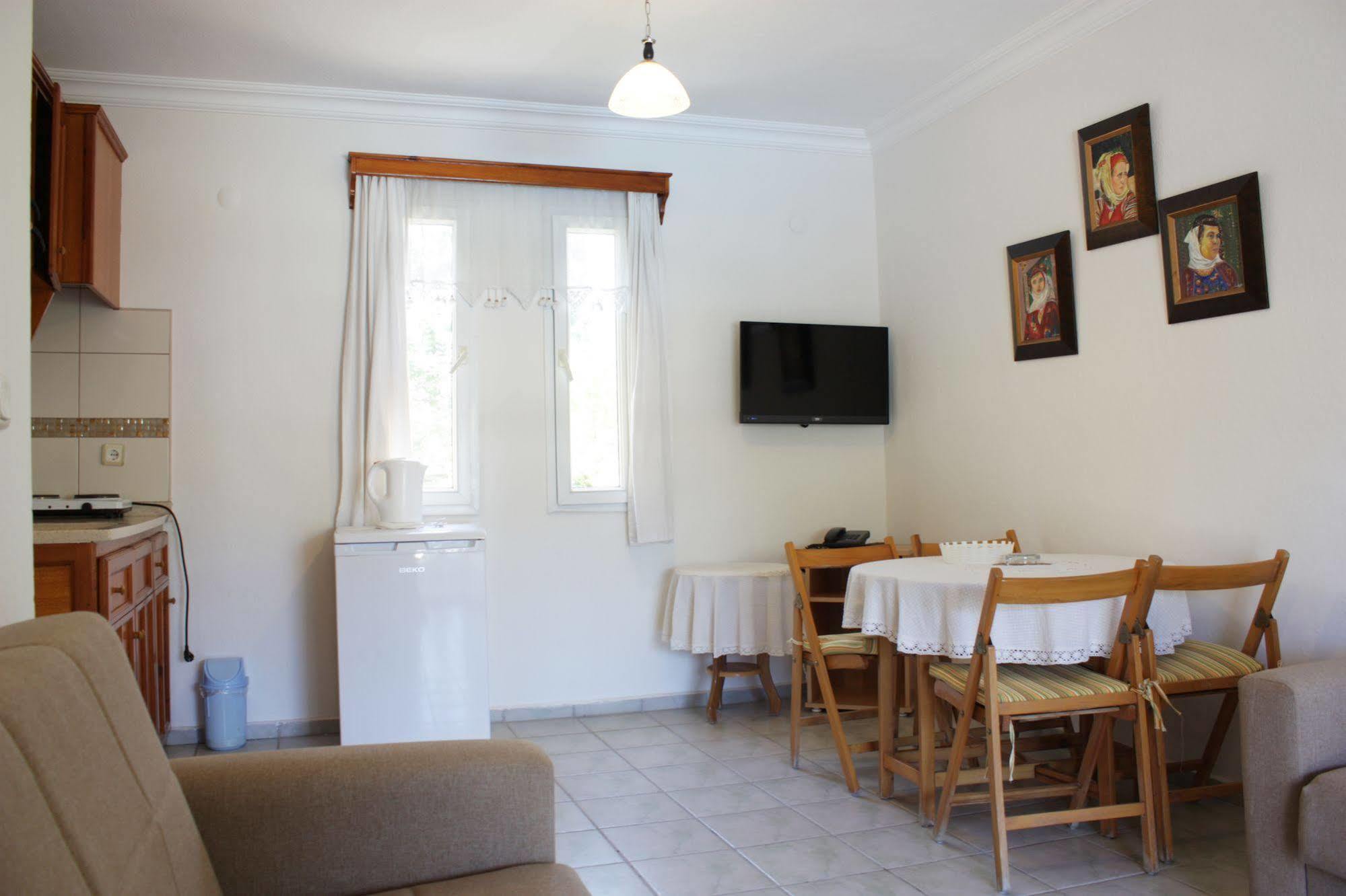 Toloman Hotel Bitez Beach Екстер'єр фото